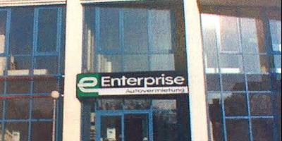 Modernes Ladenlokal mit großem Grundstück langfristig vermietet