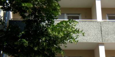 Modernes Mehrfamilienhaus am Nürnberger Luitpoldhain an neuen Eigentümer übergeben